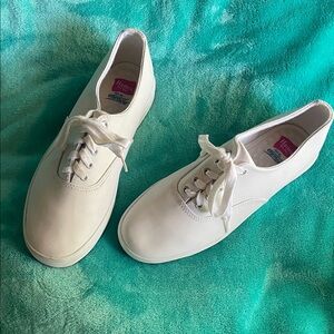 Hanes Women's White Lace-Up Sneakers